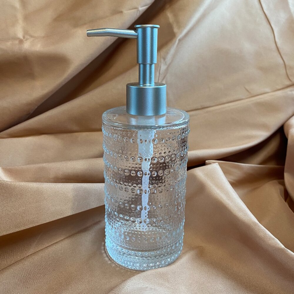 NWOT Clear Glass Hobnail Bathroom/Kitchen 12oz Soap Dispenser Silvertone Pump